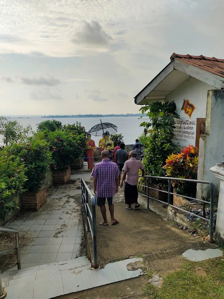 Sundaze Welfare Initiative — community donation to Bona Vista Elders Home, Unawatuna